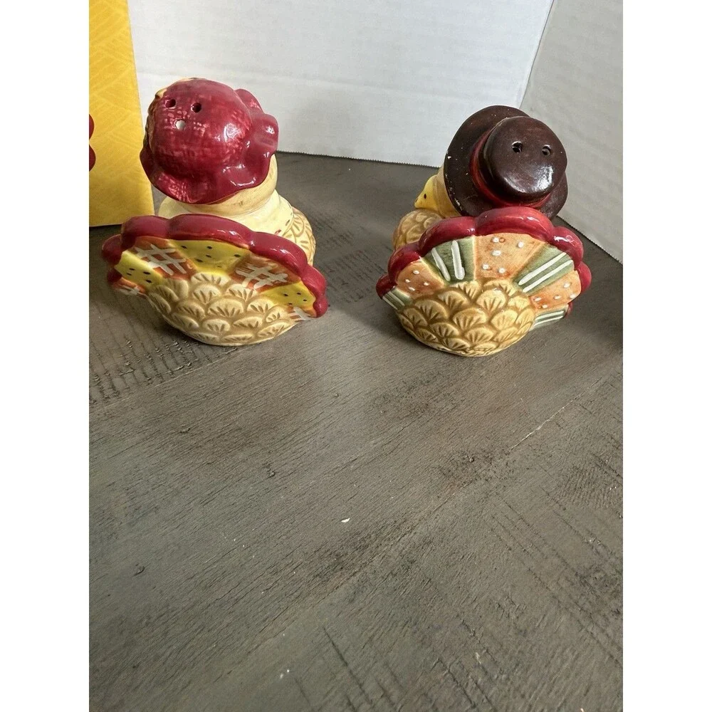 Vintage Turkey Thanksgiving Salt and Pepper Shakers Ceramic